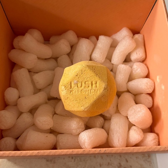 NWT Lush Kitchen Exclusive January 2025 Box - Picture 7 of 8